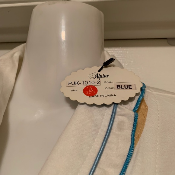 Gorgeous Summer Weight Bath Robe - Picture 3 of 8